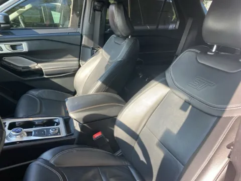 More photos of 2022 Ford Explorer ST at Zeigler Chrysler Dodge Jeep Ram of Grandville, MI
