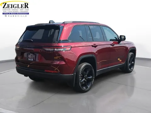 More photos of 2022 Jeep Grand Cherokee Altitude at Zeigler Chrysler Dodge Jeep Ram of Grandville, MI