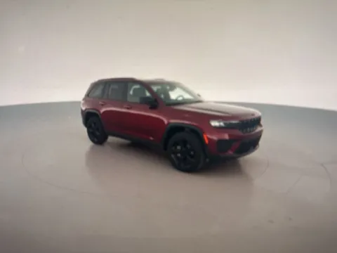 More photos of 2022 Jeep Grand Cherokee Altitude at Zeigler Chrysler Dodge Jeep Ram of Grandville, MI