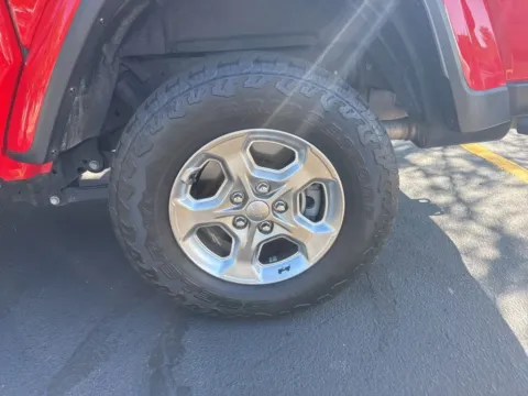 More photos of 2021 Jeep Gladiator at Zeigler Chrysler Dodge Jeep Ram of Grandville, MI