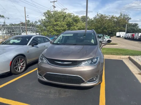 Silver 2018 Chrysler Pacifica Touring L Plus for sale in Grandville, MI
