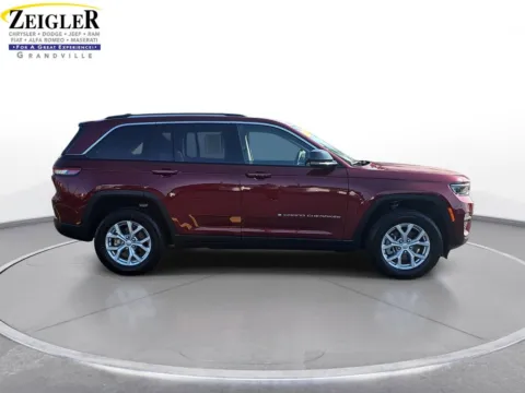 More photos of 2023 Jeep Grand Cherokee Limited at Zeigler Chrysler Dodge Jeep Ram of Grandville, MI