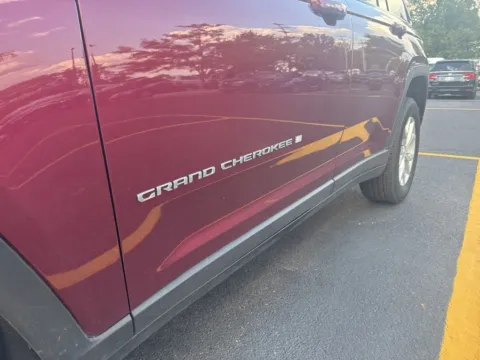 More photos of 2023 Jeep Grand Cherokee Limited at Zeigler Chrysler Dodge Jeep Ram of Grandville, MI