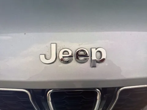 Another view of 2023 Jeep Grand Cherokee Limited for sale in Grandville, MI at Zeigler Chrysler Dodge Jeep Ram of Grandville