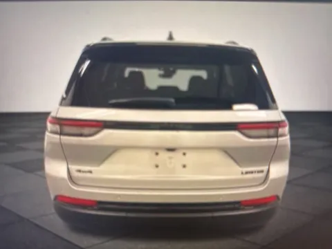 More photos of 2022 Jeep Grand Cherokee Limited at Zeigler Chrysler Dodge Jeep Ram of Grandville, MI