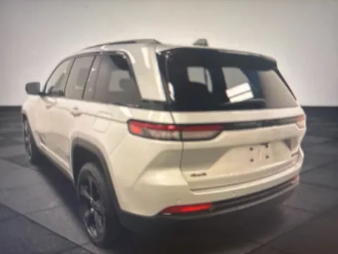 Another view of 2022 Jeep Grand Cherokee Limited for sale in Grandville, MI at Zeigler Chrysler Dodge Jeep Ram of Grandville
