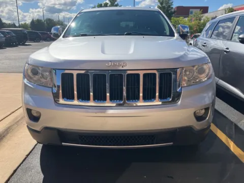 Silver 2013 Jeep Grand Cherokee Limited for sale in Grandville, MI