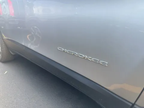More photos of 2021 Jeep Cherokee Limited at Zeigler Chrysler Dodge Jeep Ram of Grandville, MI