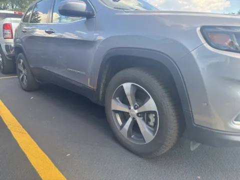 More photos of 2021 Jeep Cherokee Limited at Zeigler Chrysler Dodge Jeep Ram of Grandville, MI