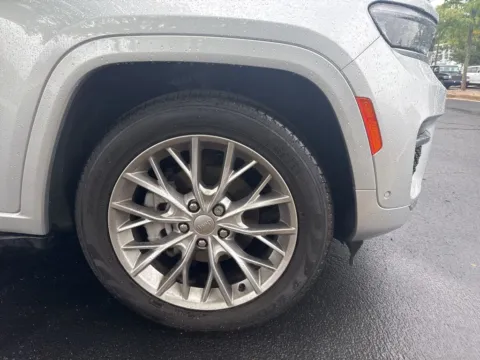 More photos of 2023 Jeep Grand Cherokee Summit at Zeigler Chrysler Dodge Jeep Ram of Grandville, MI