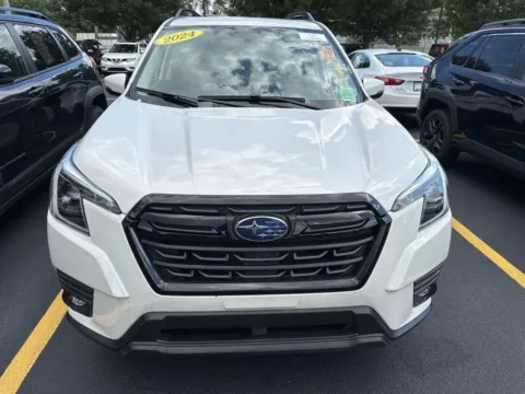 White 2024 Subaru Forester Limited for sale in Grandville, MI