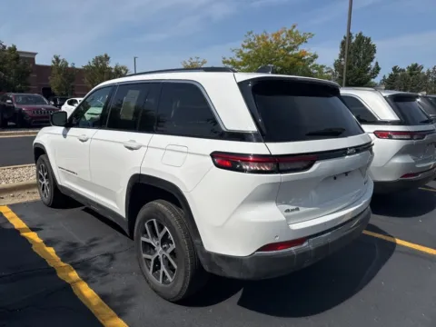 More photos of 2023 Jeep Grand Cherokee Limited at Zeigler Chrysler Dodge Jeep Ram of Grandville, MI