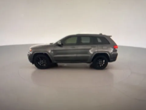 More photos of 2017 Jeep Grand Cherokee Altitude at Zeigler Chrysler Dodge Jeep Ram of Grandville, MI