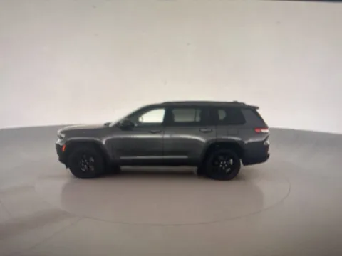 More photos of 2023 Jeep Grand Cherokee L Altitude at Zeigler Chrysler Dodge Jeep Ram of Grandville, MI