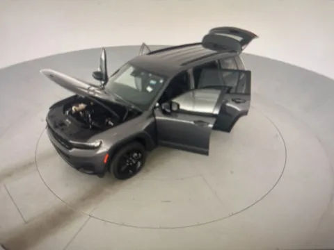 More photos of 2023 Jeep Grand Cherokee L Altitude at Zeigler Chrysler Dodge Jeep Ram of Grandville, MI