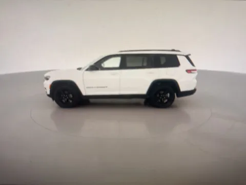 More photos of 2023 Jeep Grand Cherokee L Altitude at Zeigler Chrysler Dodge Jeep Ram of Grandville, MI