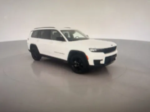 More photos of 2023 Jeep Grand Cherokee L Altitude at Zeigler Chrysler Dodge Jeep Ram of Grandville, MI
