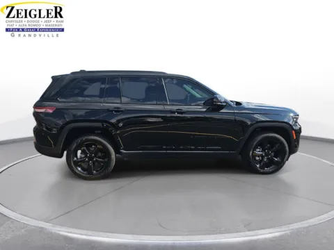 More photos of 2023 Jeep Grand Cherokee Limited at Zeigler Chrysler Dodge Jeep Ram of Grandville, MI