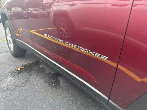 More photos of 2023 Jeep Grand Cherokee Limited at Zeigler Chrysler Dodge Jeep Ram of Grandville, MI