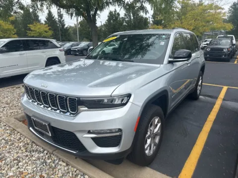 Silver 2022 Jeep Grand Cherokee Limited for sale in Grandville, MI