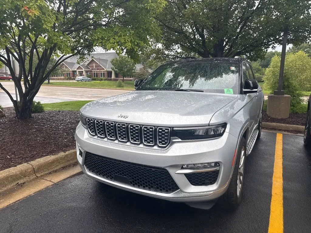 2023 Jeep Grand Cherokee Summit