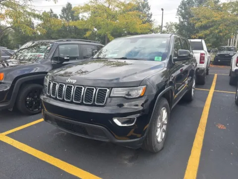 Black 2021 Jeep Grand Cherokee Laredo E for sale in Grandville, MI