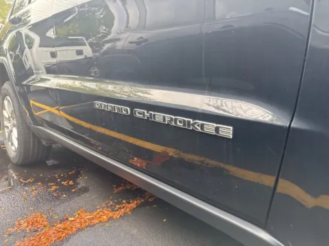 More photos of 2021 Jeep Grand Cherokee Laredo E at Zeigler Chrysler Dodge Jeep Ram of Grandville, MI