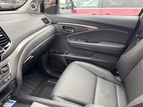 More photos of 2024 Honda Ridgeline RTL at Zeigler Chrysler Dodge Jeep Ram of Grandville, MI
