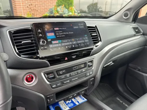 More photos of 2024 Honda Ridgeline RTL at Zeigler Chrysler Dodge Jeep Ram of Grandville, MI