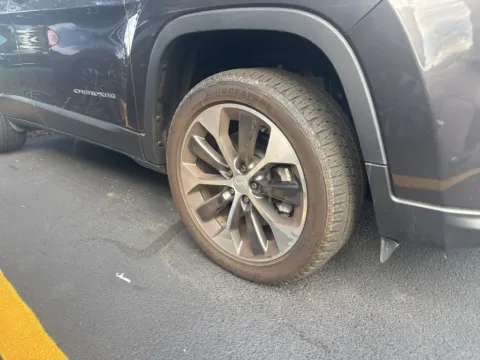 More photos of 2022 Jeep Cherokee Limited at Zeigler Chrysler Dodge Jeep Ram of Grandville, MI