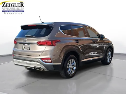 More photos of 2019 Hyundai Santa Fe SE at Zeigler Chrysler Dodge Jeep Ram of Grandville, MI