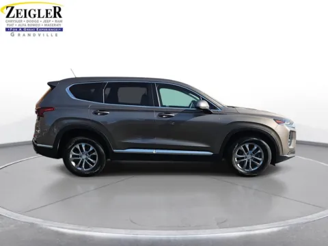 More photos of 2019 Hyundai Santa Fe SE at Zeigler Chrysler Dodge Jeep Ram of Grandville, MI