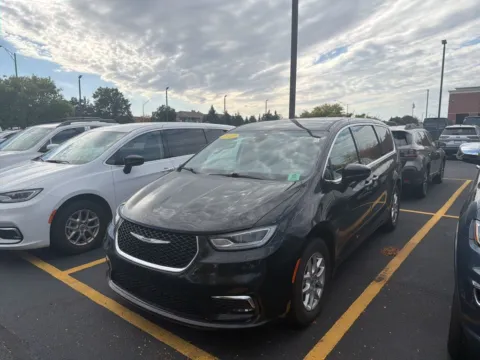 Photos of 2023 Chrysler Pacifica Touring L for sale in Grandville, MI at Zeigler Chrysler Dodge Jeep Ram of Grandville