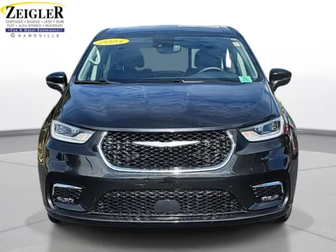 Photos of 2023 Chrysler Pacifica Touring L for sale in Grandville, MI at Zeigler Chrysler Dodge Jeep Ram of Grandville