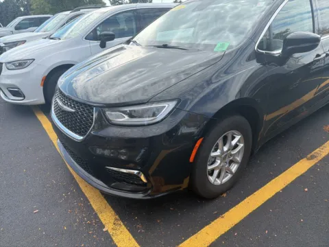 Another view of 2023 Chrysler Pacifica Touring L for sale in Grandville, MI at Zeigler Chrysler Dodge Jeep Ram of Grandville