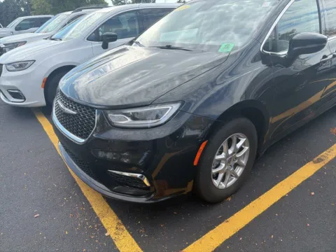 Another view of 2023 Chrysler Pacifica Touring L for sale in Grandville, MI at Zeigler Chrysler Dodge Jeep Ram of Grandville