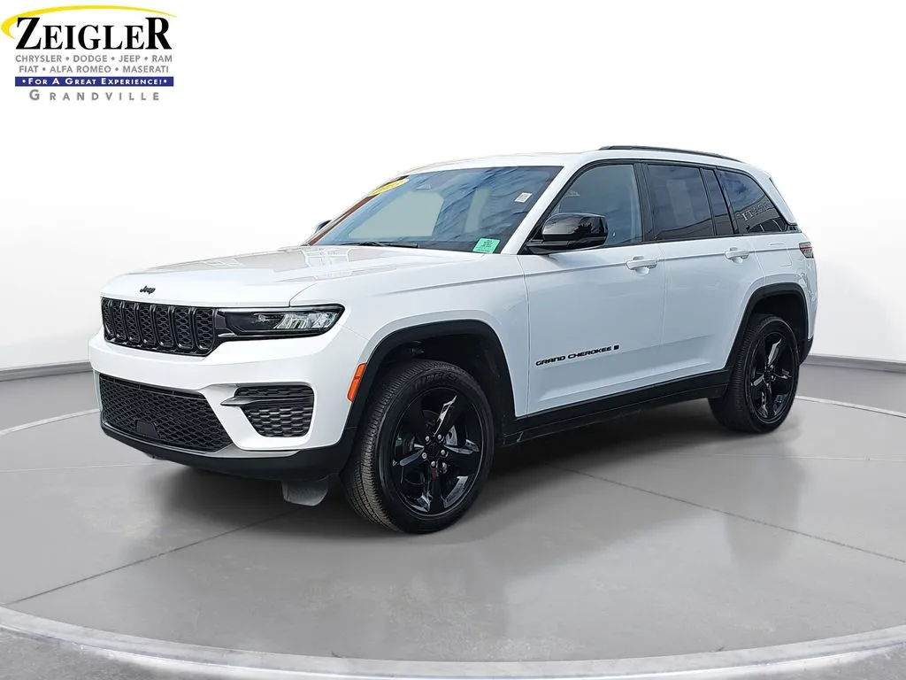 White 2023 Jeep Grand Cherokee Altitude for sale in Grandville, MI