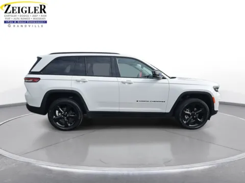 More photos of 2023 Jeep Grand Cherokee Altitude at Zeigler Chrysler Dodge Jeep Ram of Grandville, MI