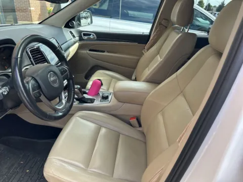 More photos of 2021 Jeep Grand Cherokee Limited at Zeigler Chrysler Dodge Jeep Ram of Grandville, MI