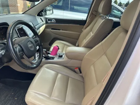 More photos of 2021 Jeep Grand Cherokee Limited at Zeigler Chrysler Dodge Jeep Ram of Grandville, MI
