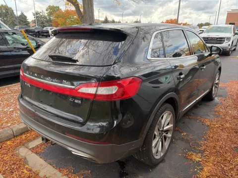 More photos of 2016 Lincoln MKX Reserve at Zeigler Chrysler Dodge Jeep Ram of Grandville, MI
