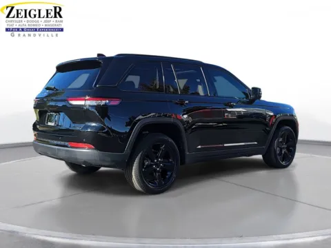 More photos of 2023 Jeep Grand Cherokee Limited at Zeigler Chrysler Dodge Jeep Ram of Grandville, MI