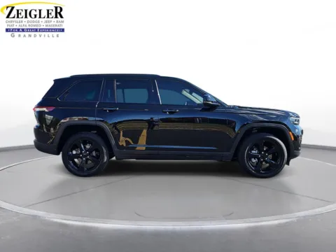 More photos of 2023 Jeep Grand Cherokee Limited at Zeigler Chrysler Dodge Jeep Ram of Grandville, MI