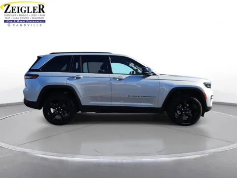 More photos of 2023 Jeep Grand Cherokee Altitude at Zeigler Chrysler Dodge Jeep Ram of Grandville, MI