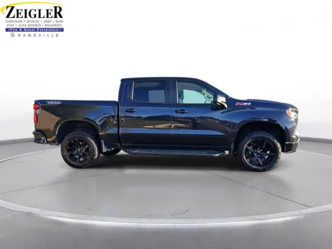 More photos of 2022 Chevrolet Silverado 1500 LT Trail Boss at Zeigler Chrysler Dodge Jeep Ram of Grandville, MI