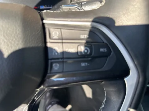 More photos of 2022 Jeep Grand Cherokee L Altitude at Zeigler Chrysler Dodge Jeep Ram of Grandville, MI