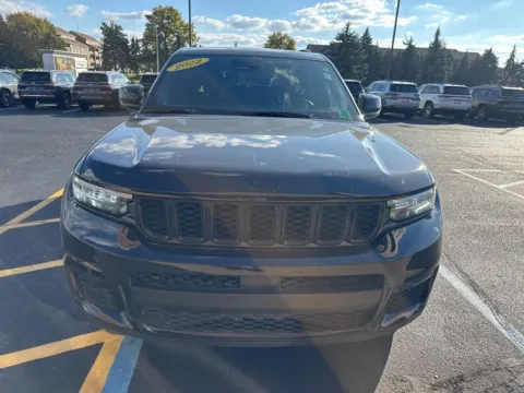 Black 2022 Jeep Grand Cherokee L Altitude for sale in Grandville, MI