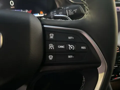 More photos of 2024 Jeep Grand Cherokee Limited at Zeigler Chrysler Dodge Jeep Ram of Grandville, MI