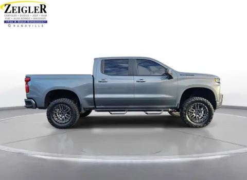 More photos of 2020 Chevrolet Silverado 1500 RST at Zeigler Chrysler Dodge Jeep Ram of Grandville, MI