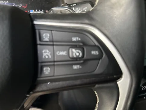 More photos of 2022 Jeep Grand Cherokee Altitude at Zeigler Chrysler Dodge Jeep Ram of Grandville, MI